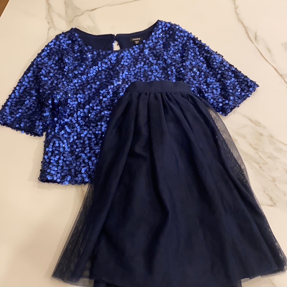 Size 14 girls two piece holiday outfit. Navy blue